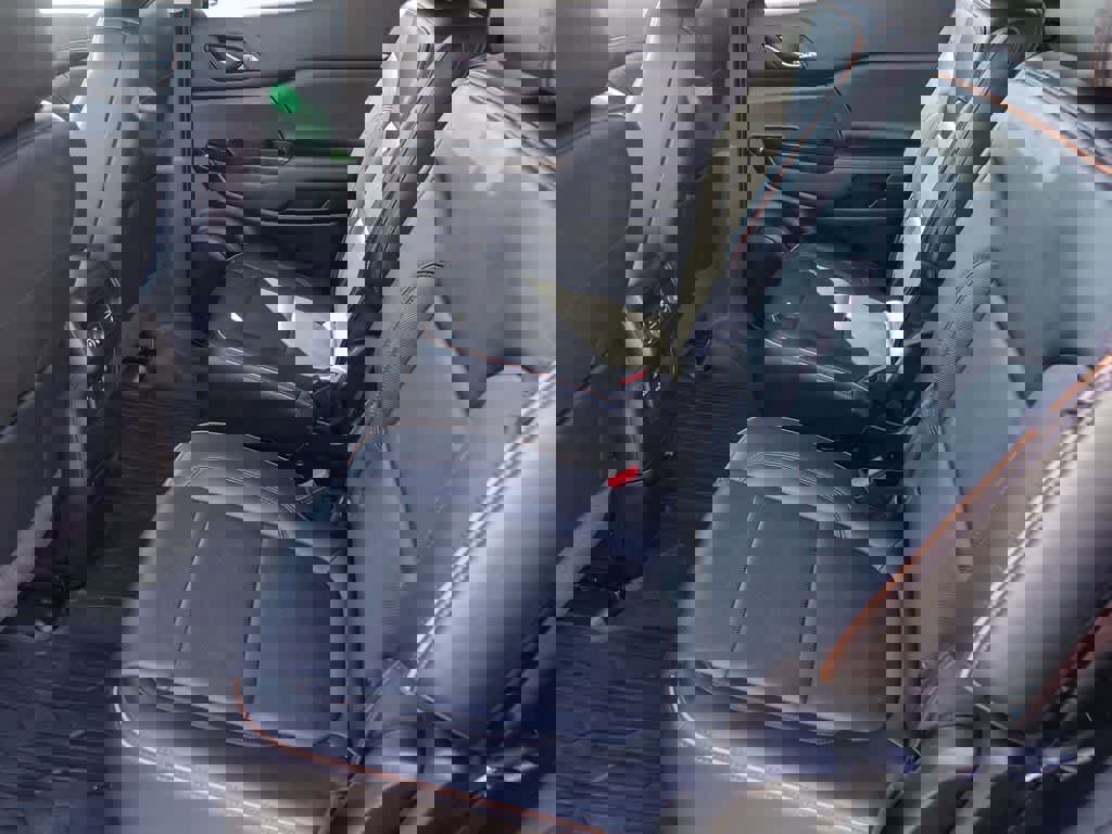 Used 2023 GMC Acadia AT4 w/ Technology Package image 17