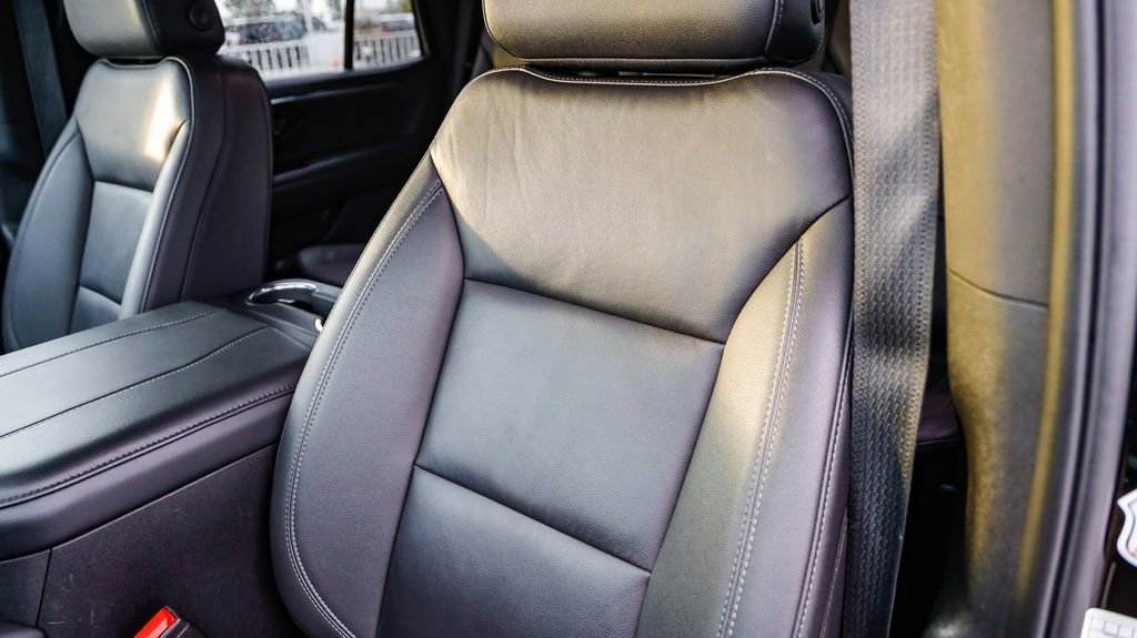 Used 2025 Chevrolet Tahoe Z71 AWD/4WD image 30