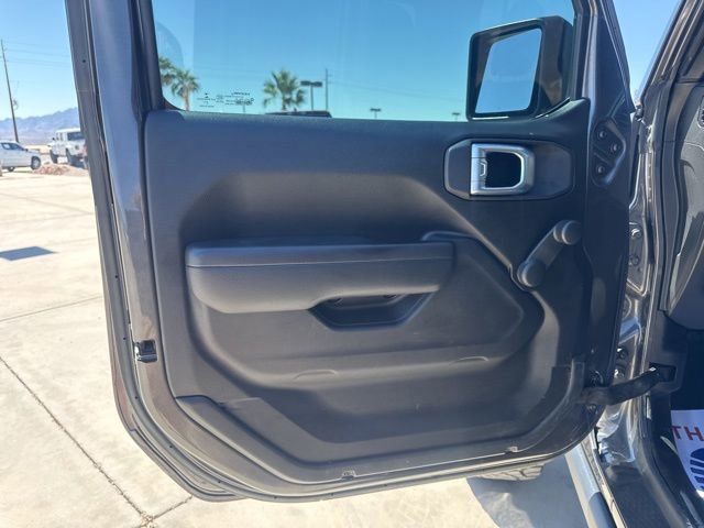Certified 2022 Jeep Gladiator Sport AWD/4WD image 18