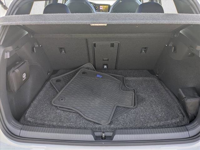 Used 2024 Volkswagen Golf R image 6