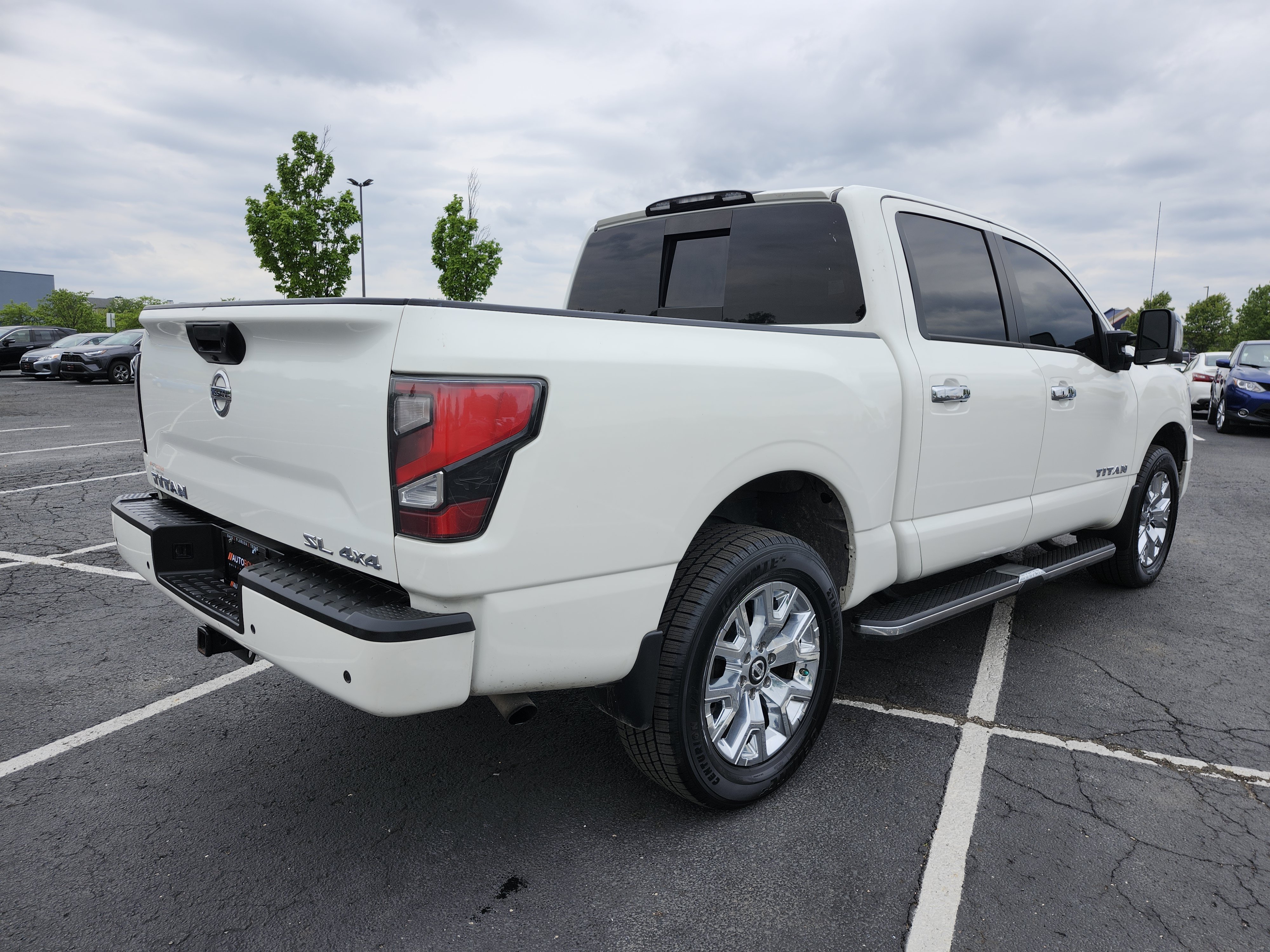 Used 2021 Nissan Titan SL w/ Moonroof Package AWD/4WD image 22
