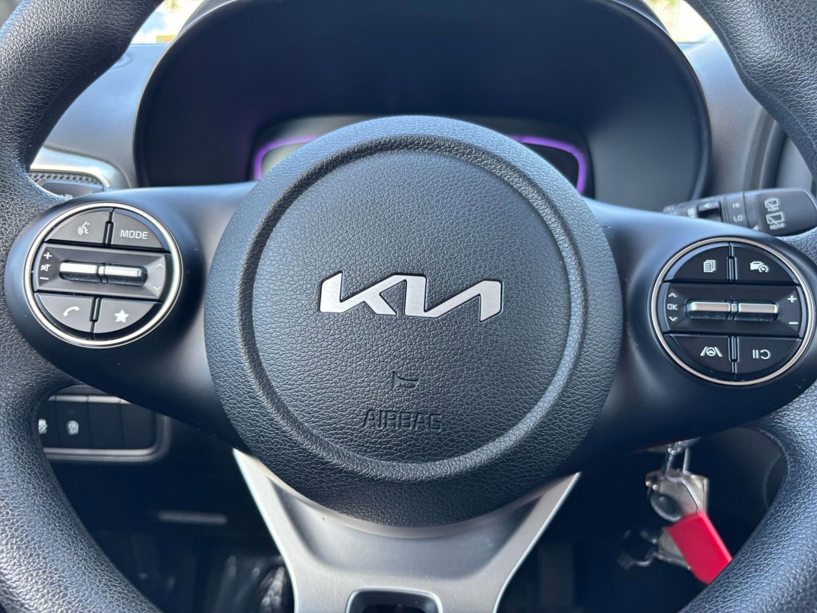 Used 2025 Kia Soul LX w/ LX Technology Package FWD image 25