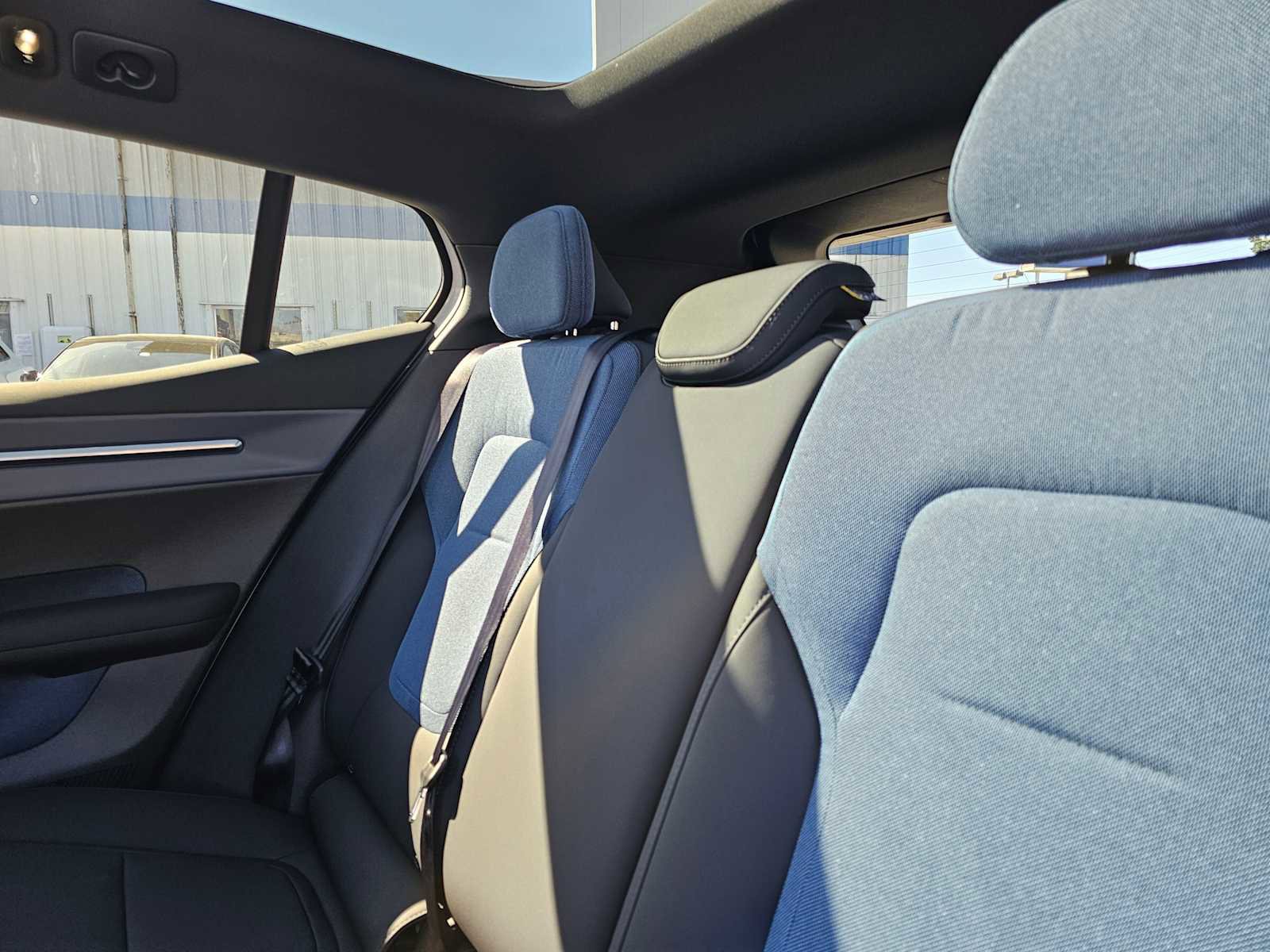 New 2026 Volvo EX30 Plus w/ Climate Package image 19