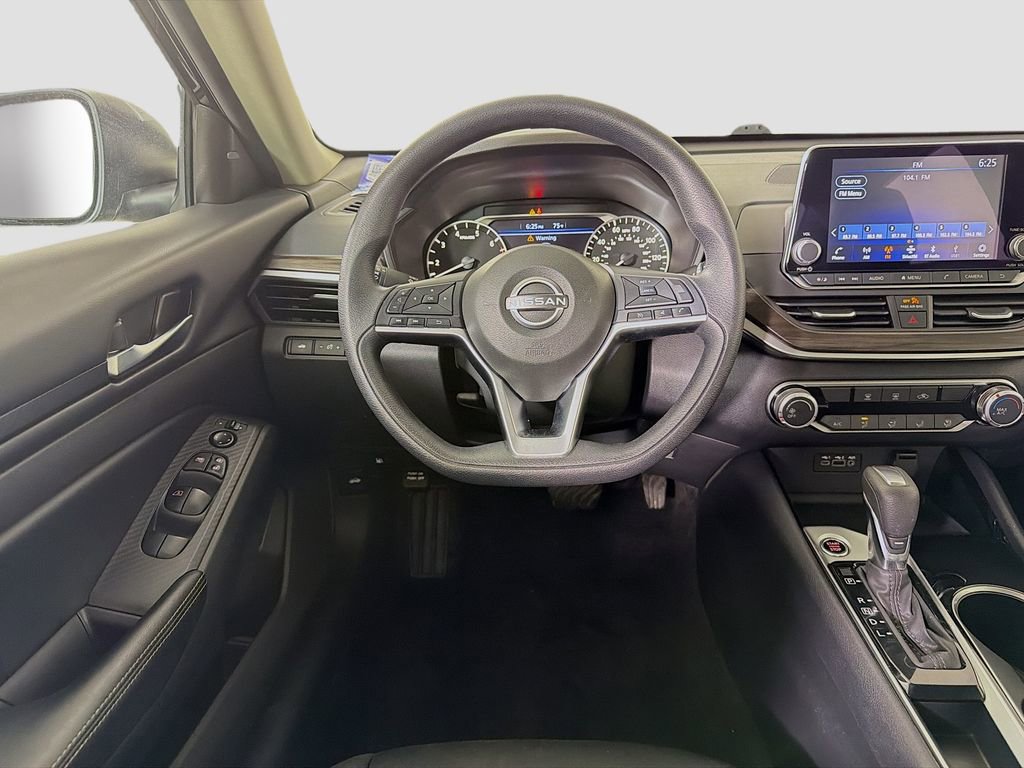 Used 2024 Nissan Altima 2.5 SV image 23