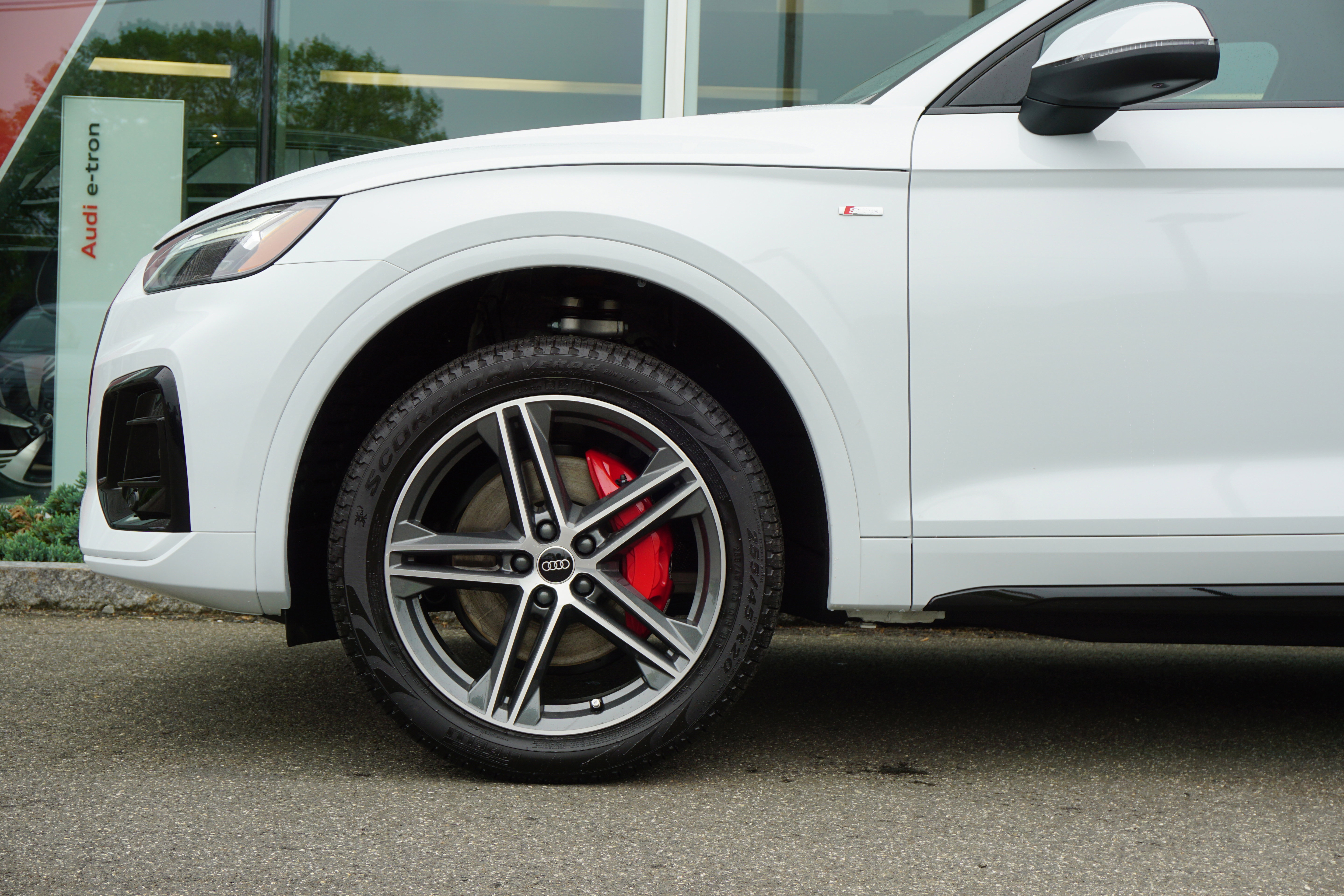 New 2025 Audi Q5 e Premium Plus image 3
