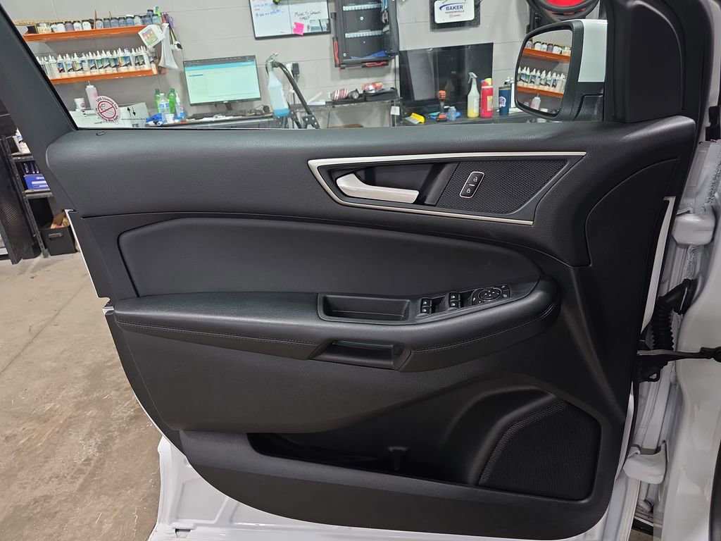 Used 2024 Ford Edge SEL image 25