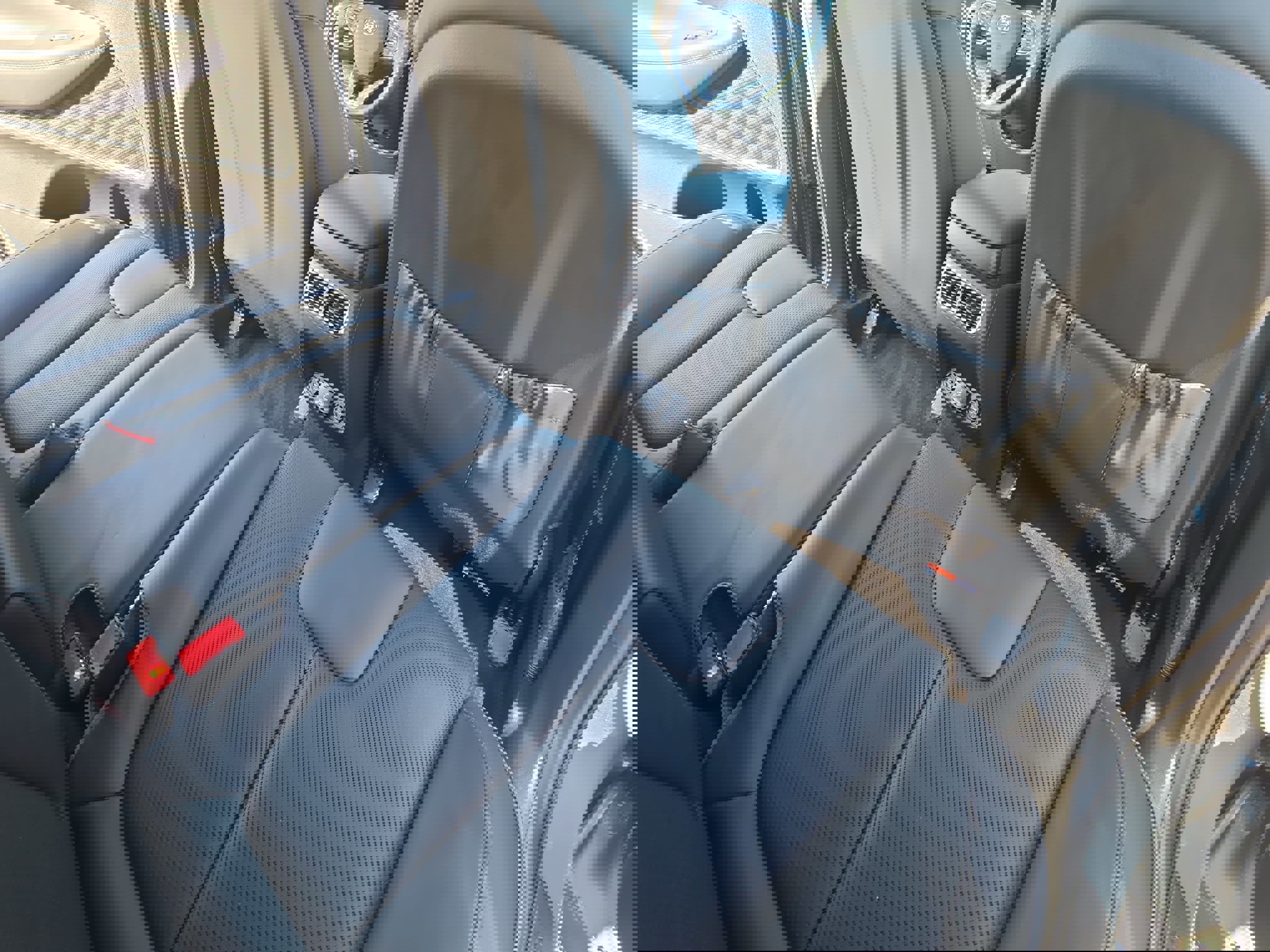 Used 2022 Hyundai Santa Fe Limited AWD/4WD image 11