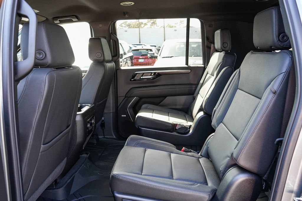 New 2026 Chevrolet Suburban LT w/ Comfort Package AWD/4WD image 18