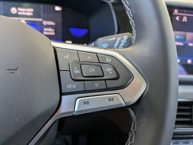 Used 2023 Volkswagen Taos SE w/ Black Wheel Package image 22