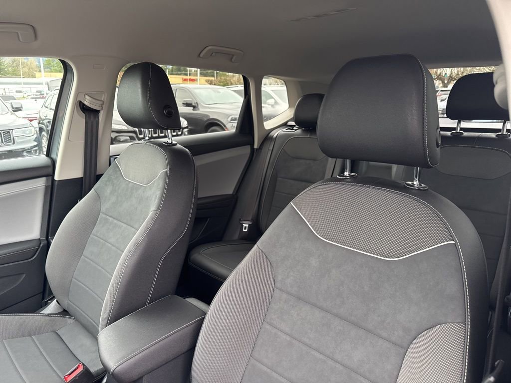 Used 2024 Volkswagen Taos SE image 13