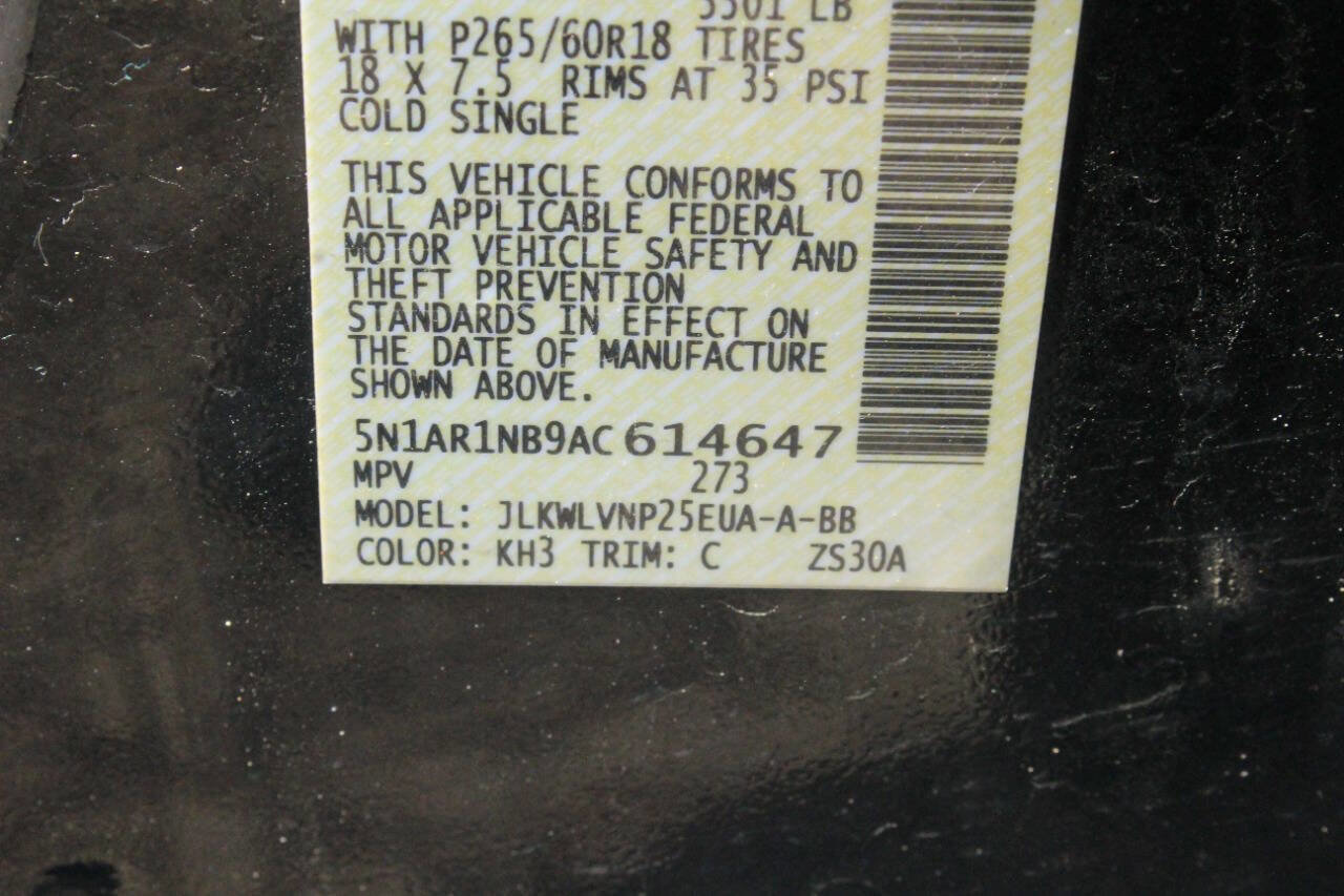 Used 2010 Nissan Pathfinder LE w/ Navigation Pkg image 8