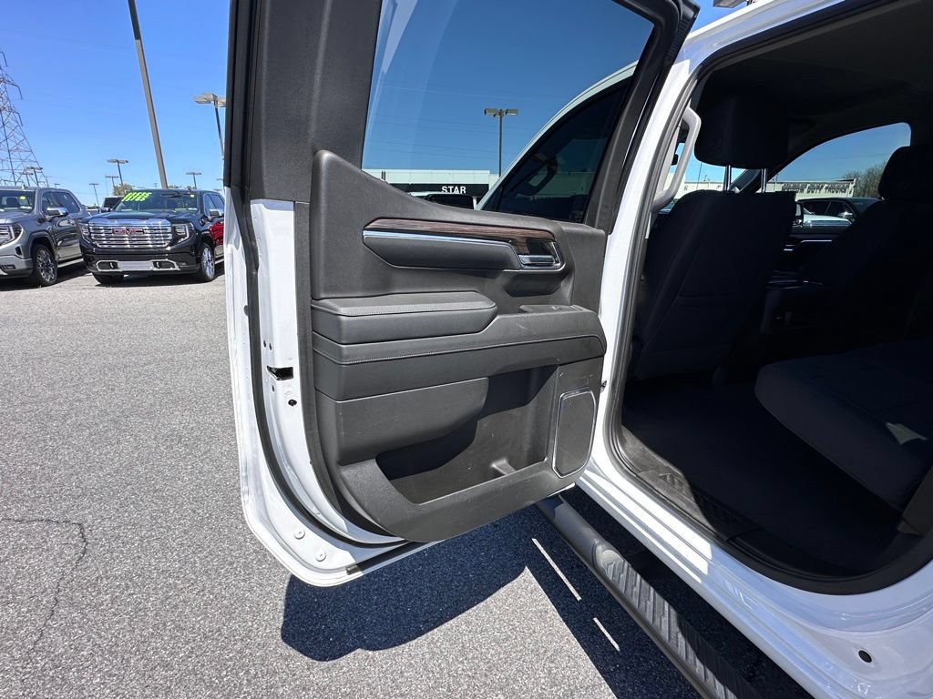 Used 2024 Chevrolet Silverado 1500 RST w/ Redline Edition AWD/4WD image 25