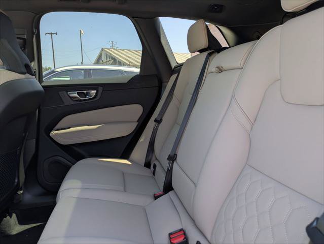 New 2026 Volvo XC60 B5 Plus w/ Climate Package PRO AWD/4WD image 12
