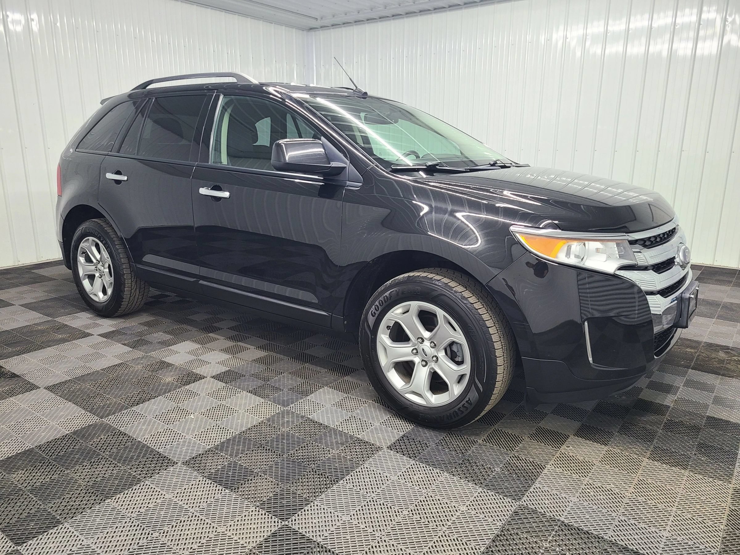 Used 2011 Ford Edge SEL w/ 202A Rapid Spec Order Code FWD image 1