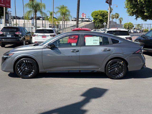 New 2027 Nissan Sentra SR w/ SR Premium Package FWD image 4
