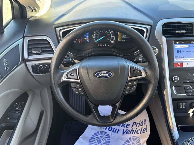 Used 2019 Ford Fusion SE FWD image 13