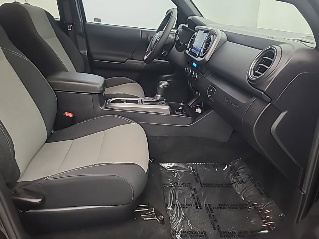 Used 2022 Toyota Tacoma TRD Sport image 16