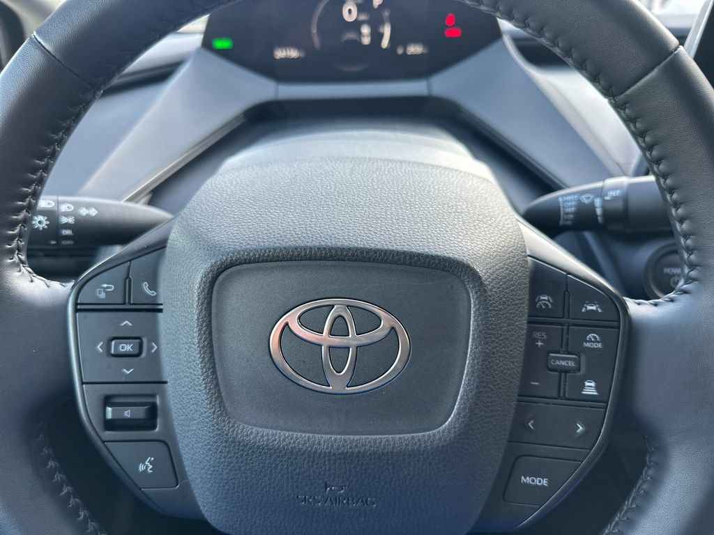 Certified 2025 Toyota Prius LE FWD image 24