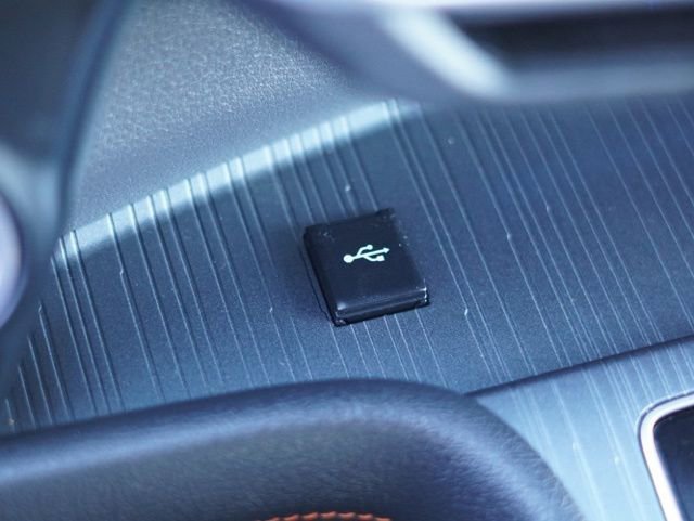 Used 2023 Toyota Sienna XSE image 27