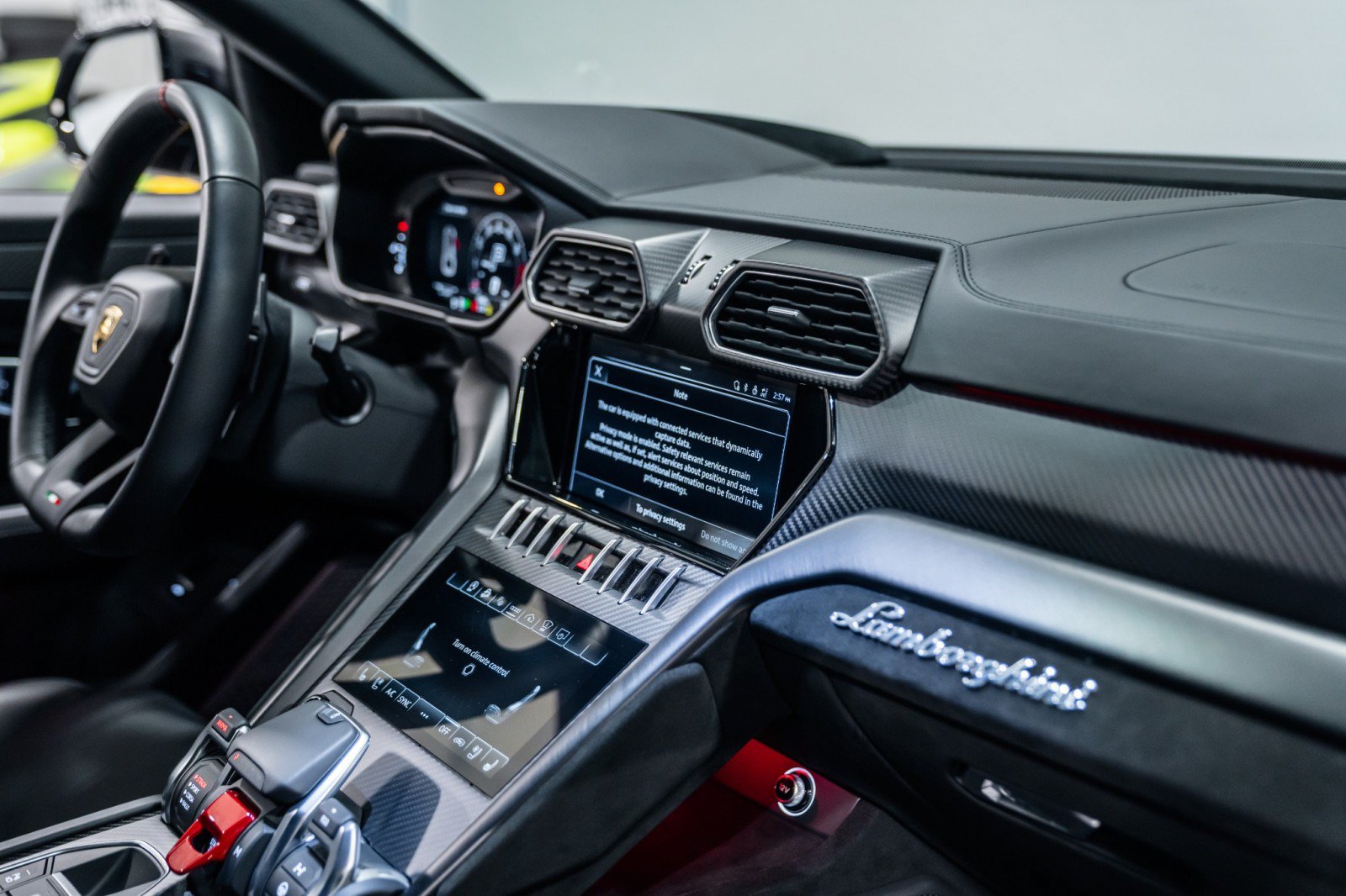 Used 2024 Lamborghini Urus Performante AWD/4WD image 21