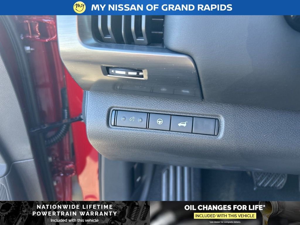 New 2026 Nissan Pathfinder SL image 13