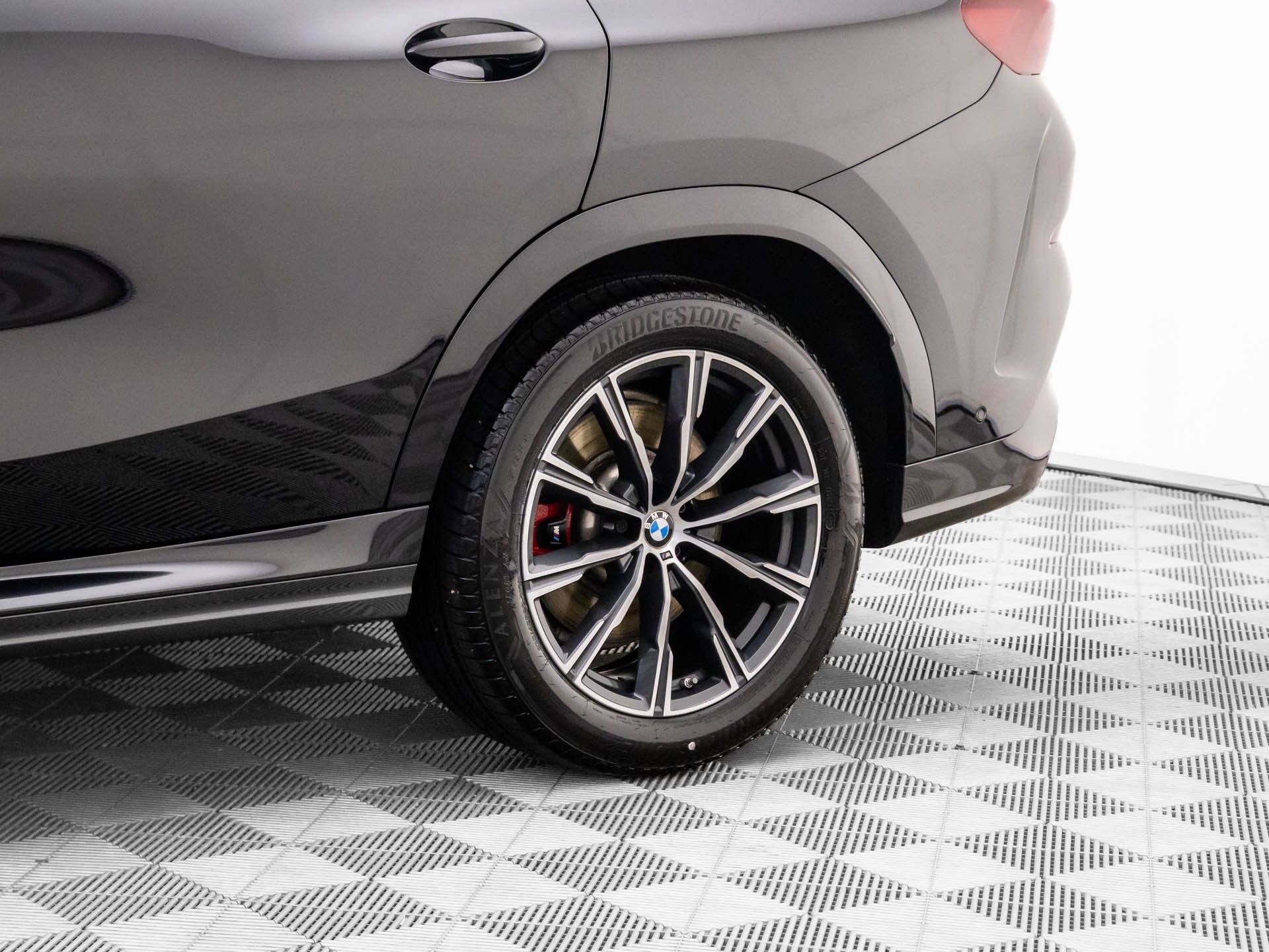 Used 2024 BMW X6 M60i w/ Dynamic Handling Package AWD/4WD image 36