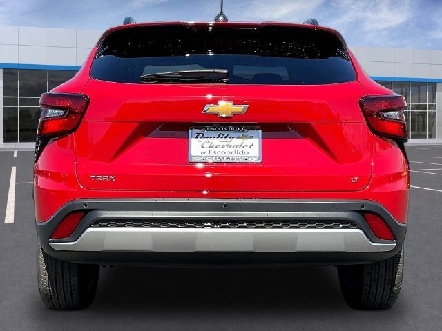 New 2026 Chevrolet Trax LT w/ Driver Confidence Package FWD image 4
