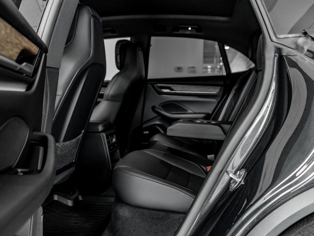 Certified 2024 Porsche Macan 4 Electric AWD/4WD image 21