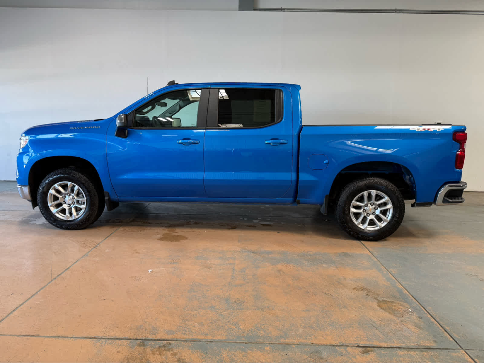 Certified 2025 Chevrolet Silverado 1500 LT image 2