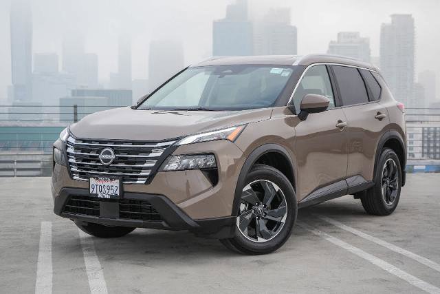 Certified 2025 Nissan Rogue SV w/ SV Premium Package AWD/4WD image 1