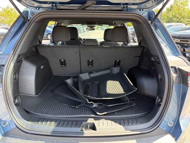 New 2027 Chevrolet Equinox LT w/ LPO, Floor Liner Package FWD image 27