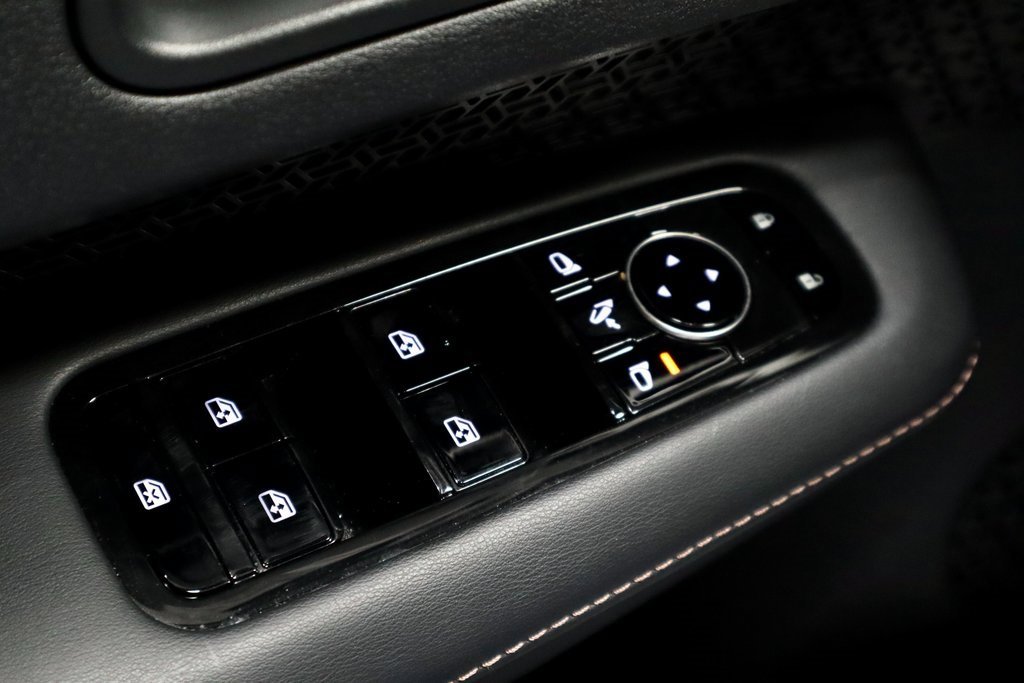 Certified 2023 Nissan Ariya AWD image 27