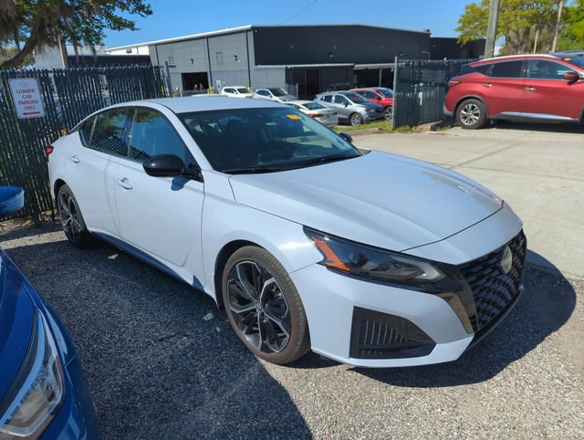 Certified 2023 Nissan Altima 2.5 SR image 1