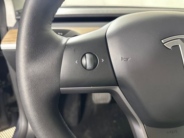 Used 2023 Tesla Model 3 Standard Range image 15