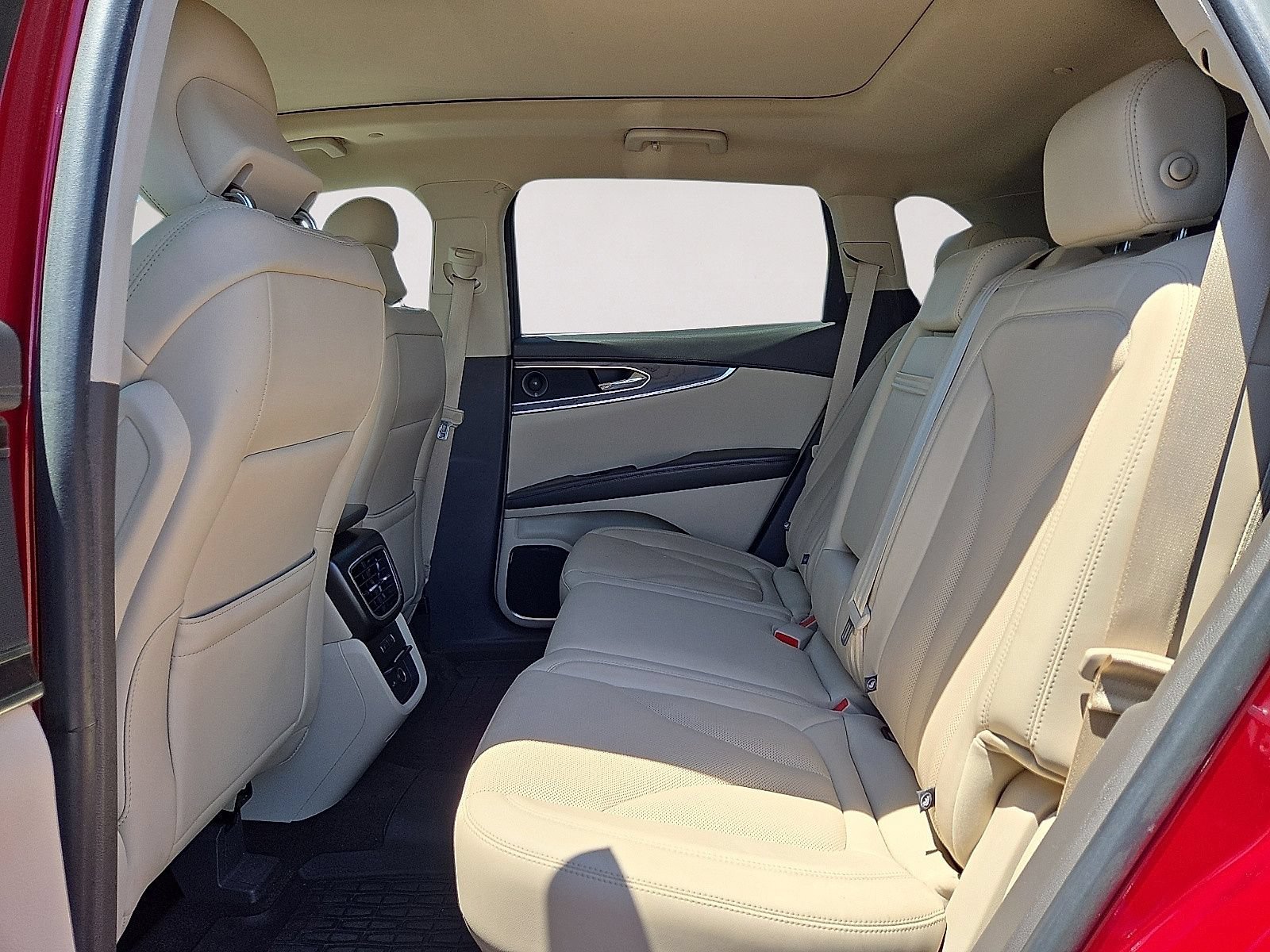 Used 2019 Lincoln Nautilus Reserve FWD image 16