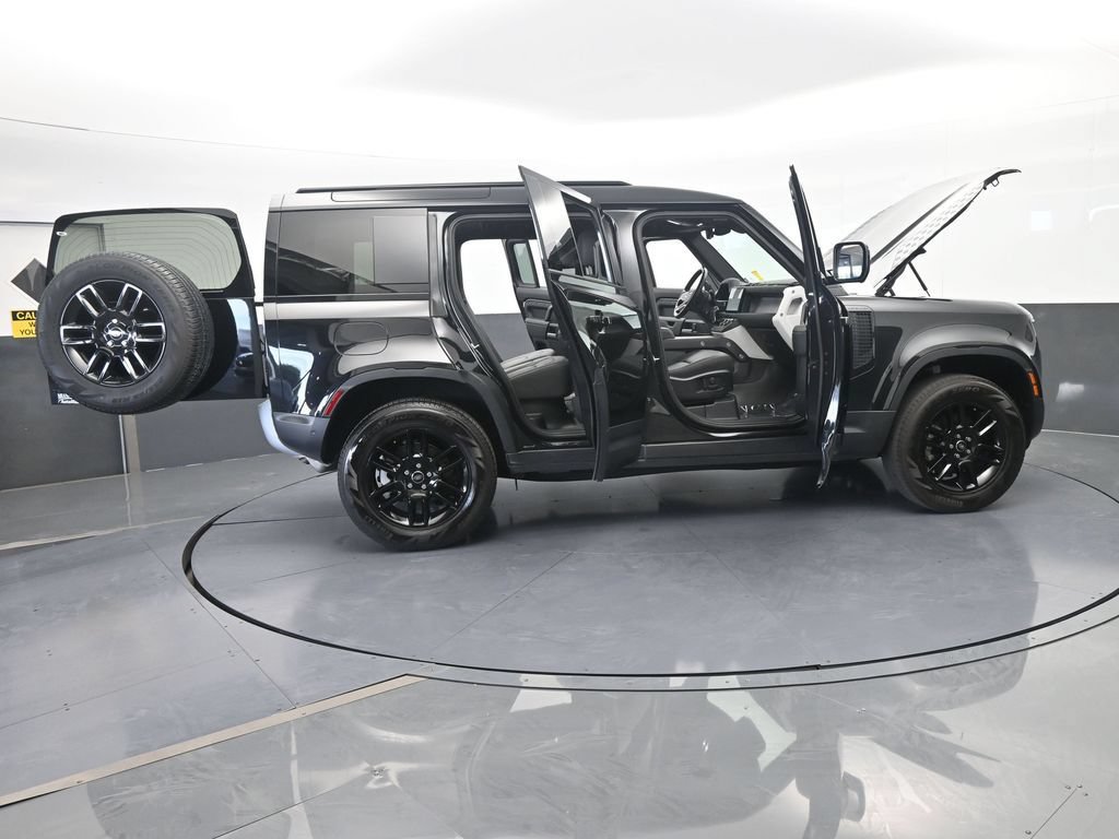 Used 2025 Land Rover Defender 110 S AWD/4WD image 78
