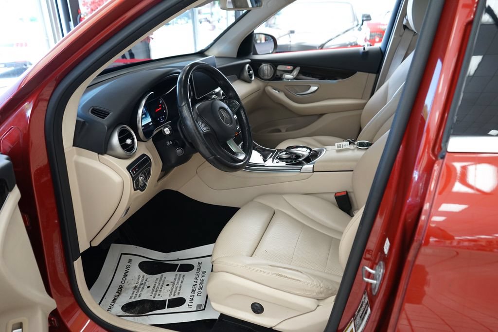Used 2017 Mercedes-Benz GLC 300 4MATIC image 23