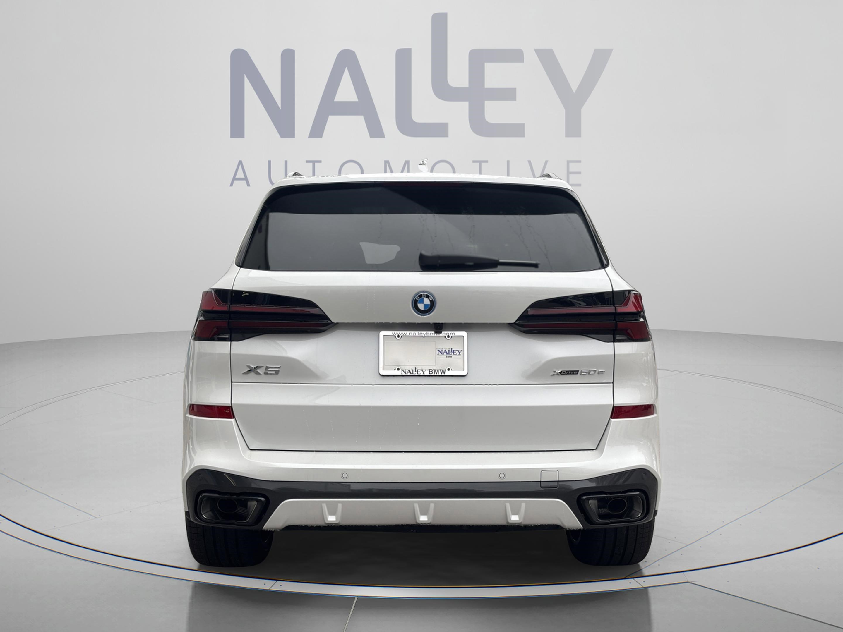 Used 2026 BMW X5 xDrive50e w/ M Sport Package AWD/4WD image 4