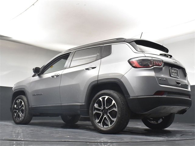 Used 2022 Jeep Compass Limited image 34