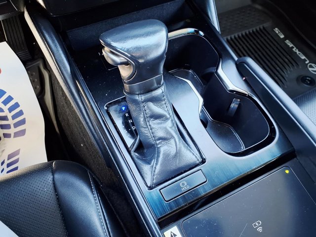 Used 2023 Lexus ES 250 w/ Premium Package image 26