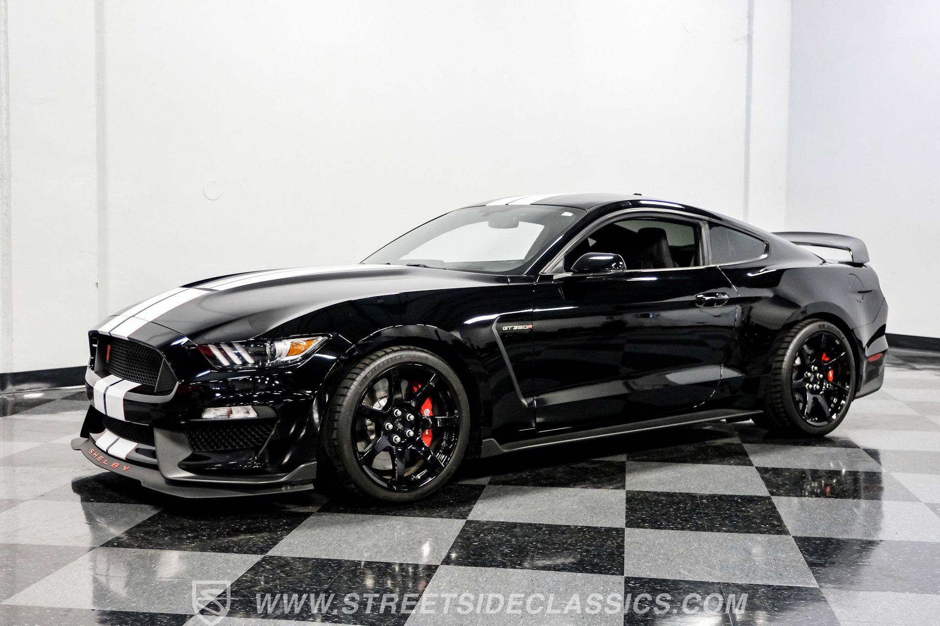 Used 2020 Ford Mustang Shelby GT350R w/ GT350R Equipment Group 920A RWD image 6