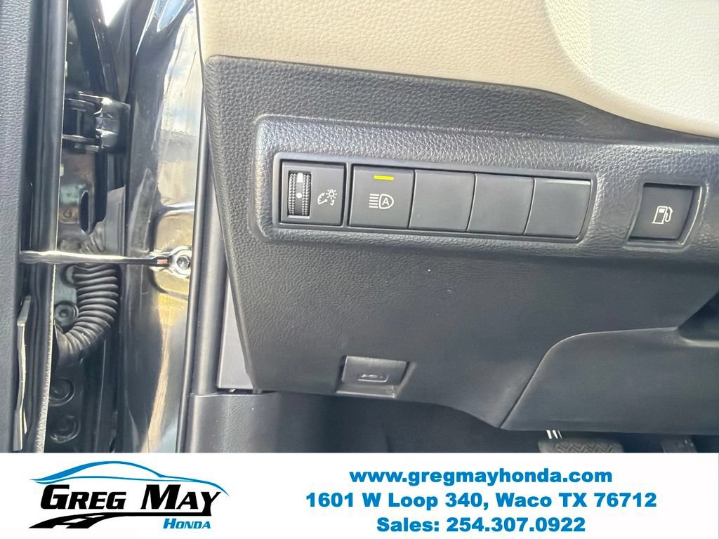 Used 2022 Toyota Corolla LE FWD image 13