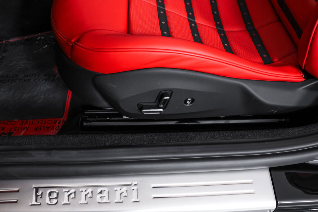 Certified 2023 Ferrari Portofino M image 41