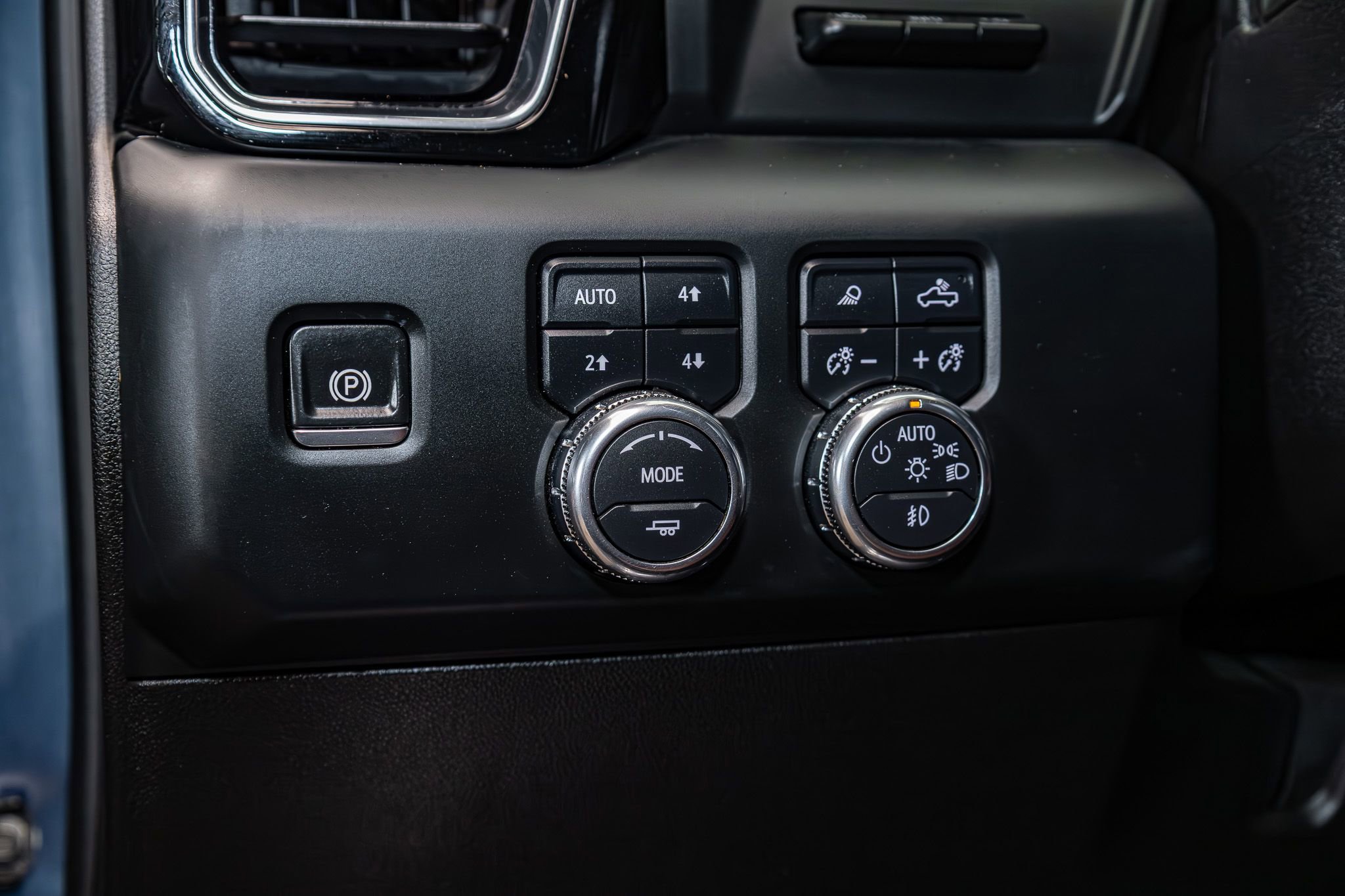 Used 2024 GMC Sierra 2500 Denali Ultimate w/ Max Trailering Package AWD/4WD image 20