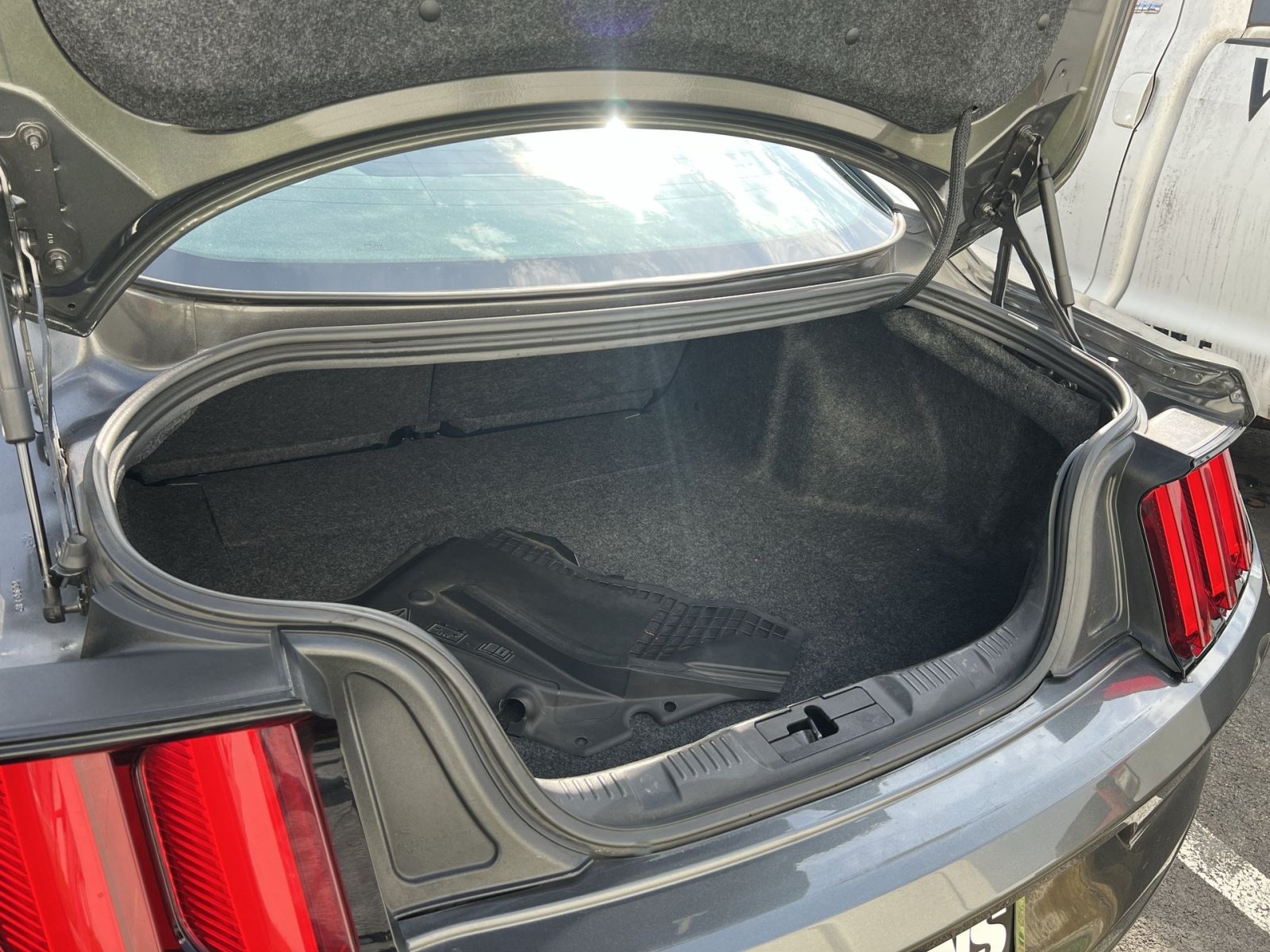 Used 2015 Ford Mustang Coupe RWD image 23
