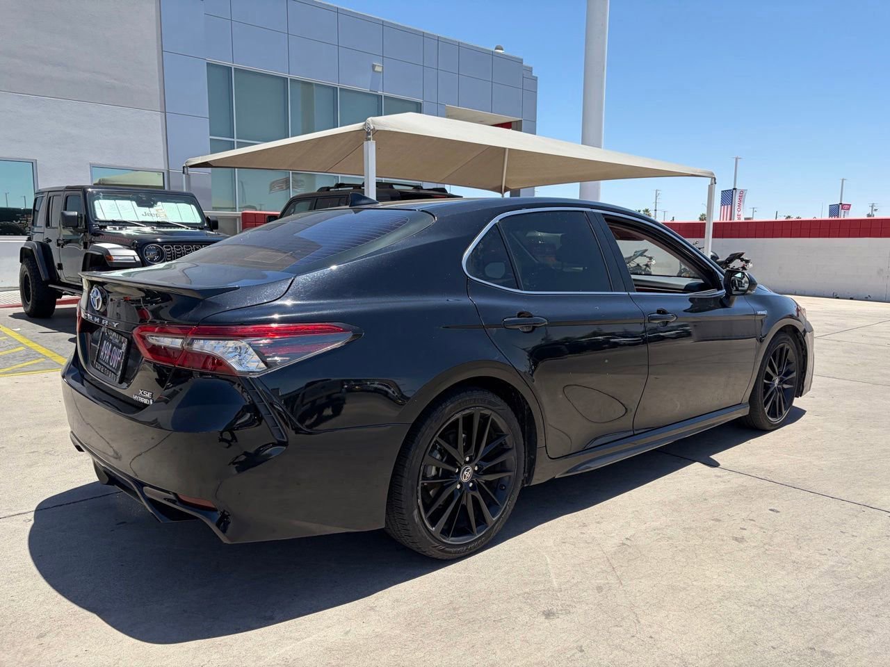 Used 2021 Toyota Camry XSE w/ Navigation Upgrade Package FWD image 2