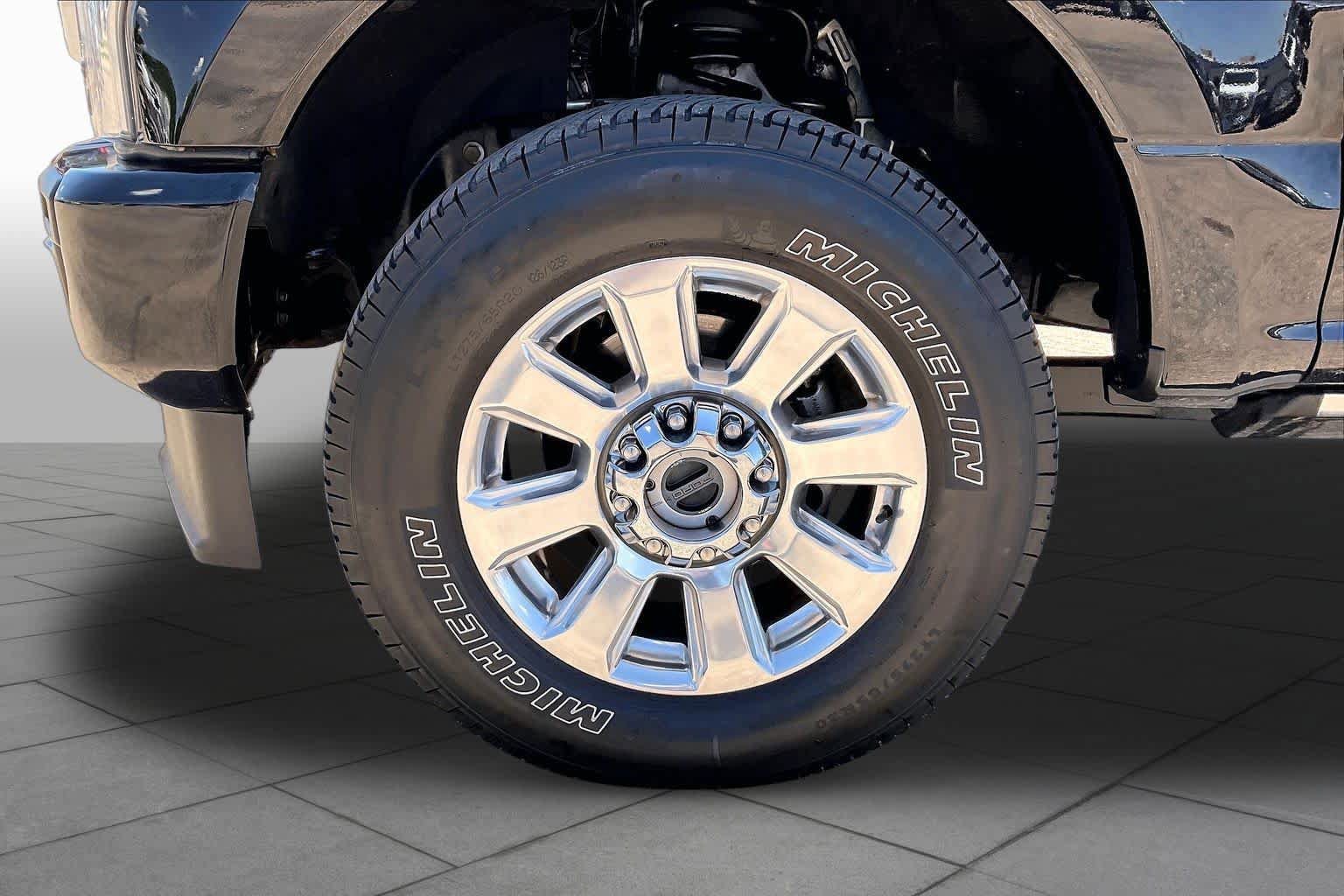 Used 2020 Ford F350 Platinum AWD/4WD image 11