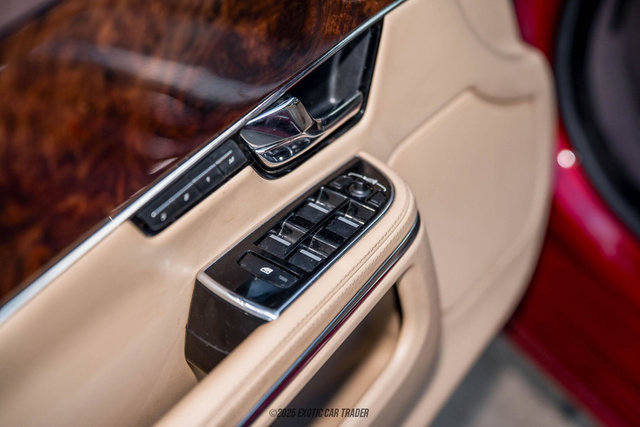 Used 2012 Jaguar XJ image 30