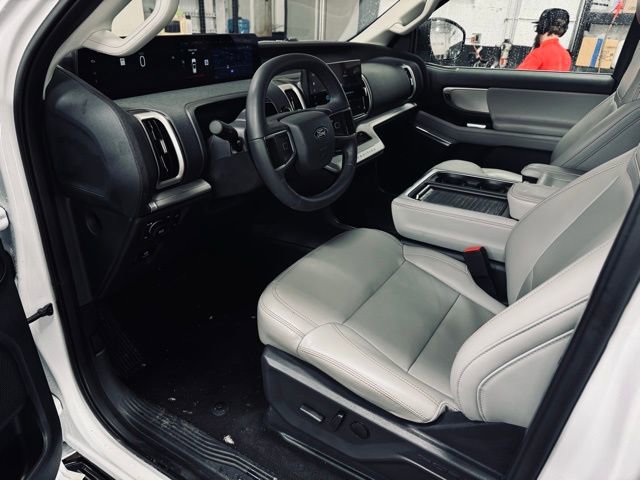 Used 2025 Ford Expedition Active image 21