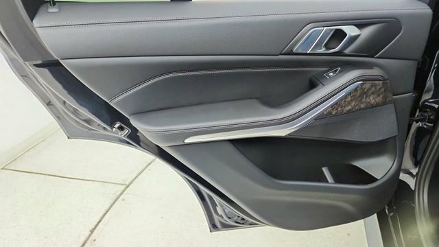 Used 2023 BMW X5 xDrive40i w/ M Sport Package image 33